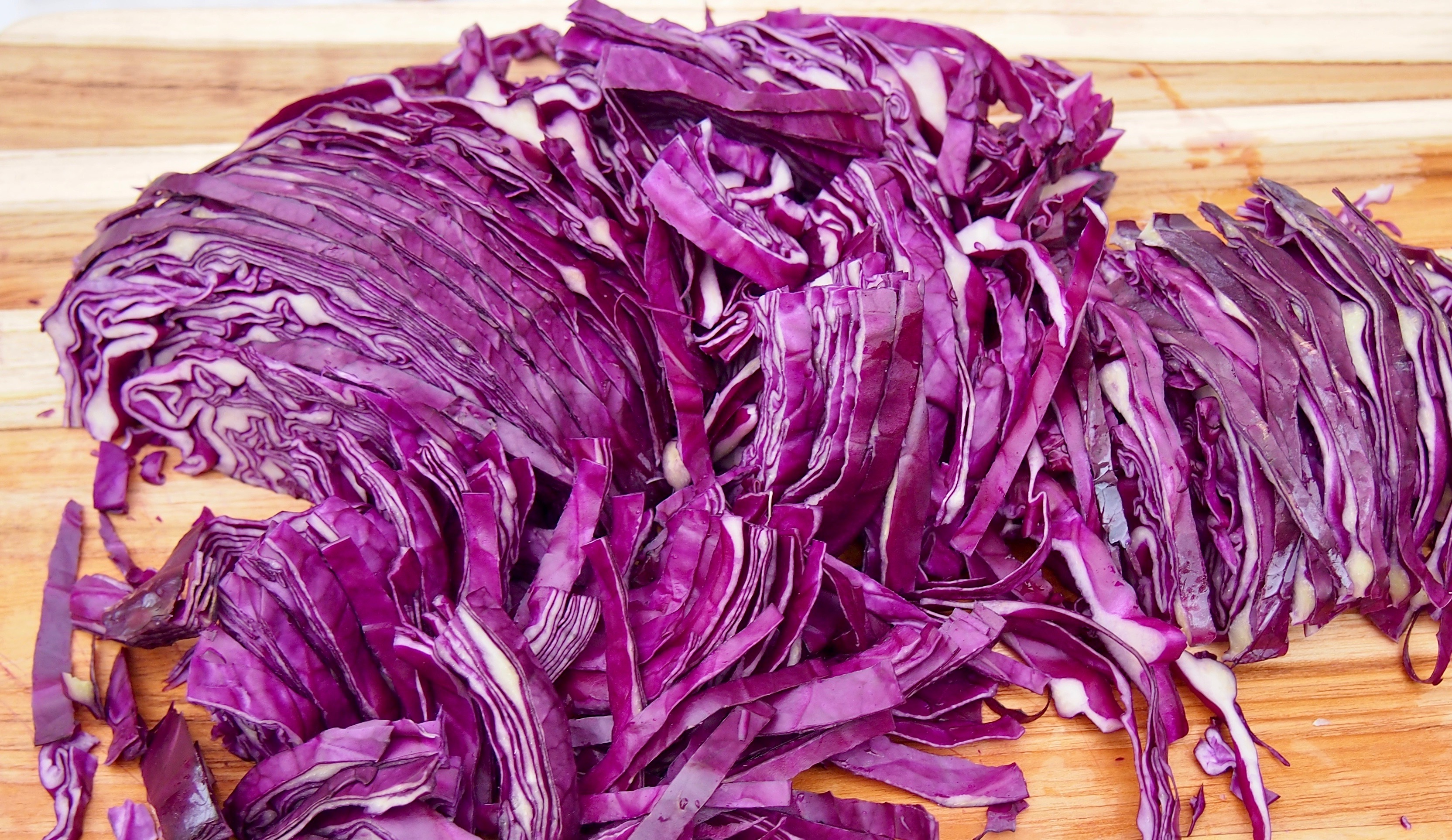 RED CABBAGE SHREDDED
