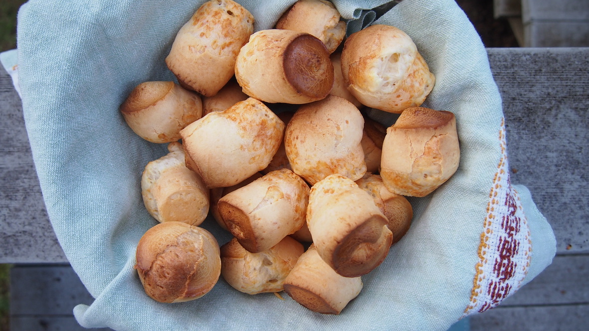 Brazilian Cheesy Muffs